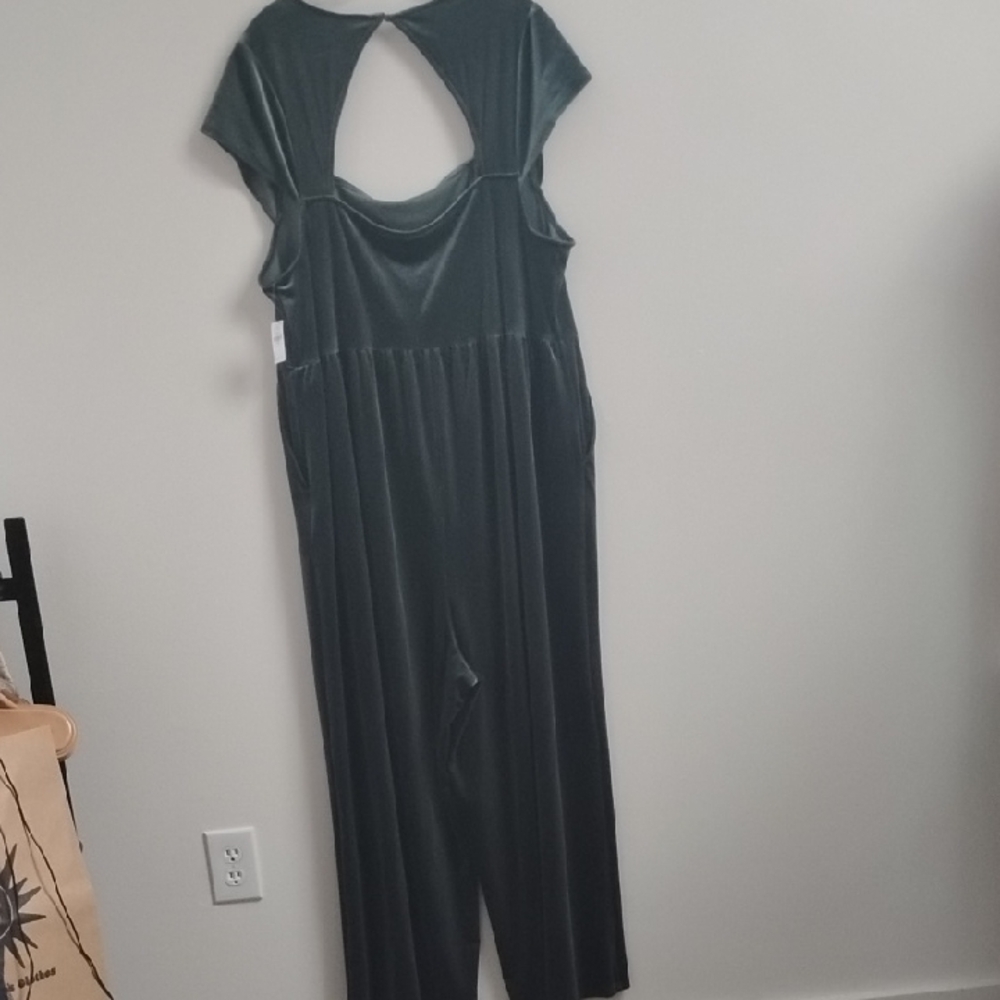 NWT Old Navy Green Velour Short Sleeve Wide Leg Sexy Elegant Jumpsuit - Picture 9 of 13